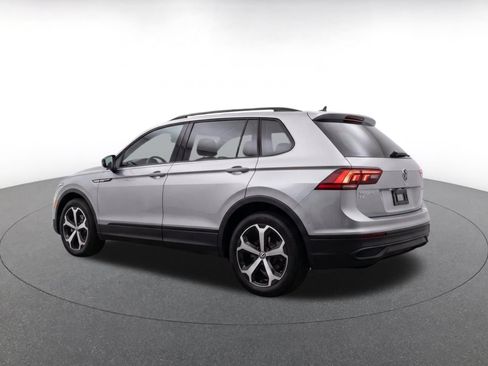 Used 2026 Volkswagen Tiguan SE FWD image 5