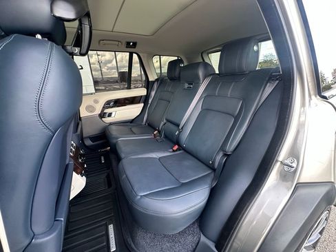 Used 2020 Land Rover Range Rover HSE image 22