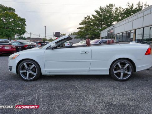 Used 2012 Volvo C70 T5 w/ Dynamic Trim Pkg image 4