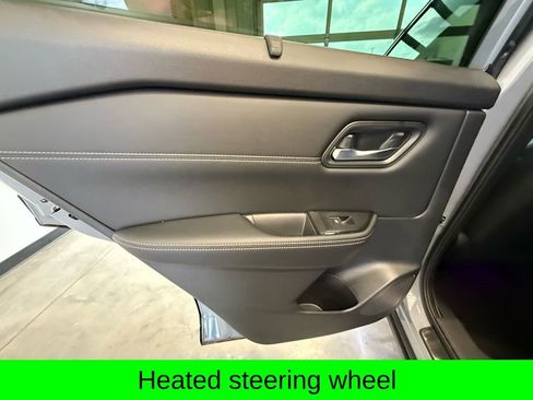 Used 2025 Nissan Rogue SL w/ SL Premium Package image 13