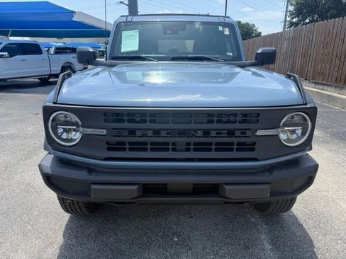 Used 2023 Ford Bronco 4-Door AWD/4WD image 2