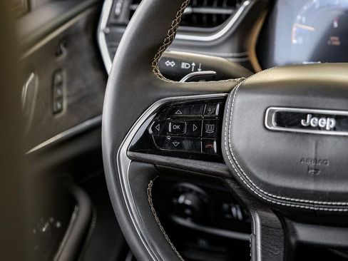 Used 2023 Jeep Grand Cherokee Overland w/ Luxury Tech Group IV image 27