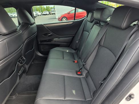 Used 2022 Lexus ES 300h F Sport w/ Accessory Package 2 FWD image 13