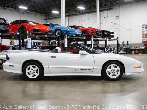 Used 1994 Pontiac Firebird Trans Am GT image 9