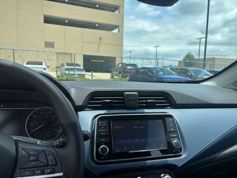 Used 2025 Nissan Versa SV FWD image 17