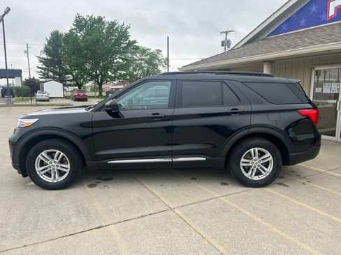 Used 2022 Ford Explorer XLT w/ Class IV Trailer Tow Package image 4