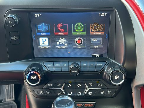 Used 2015 Chevrolet Corvette Z06 w/ 3LZ Preferred Equipment Group RWD image 18