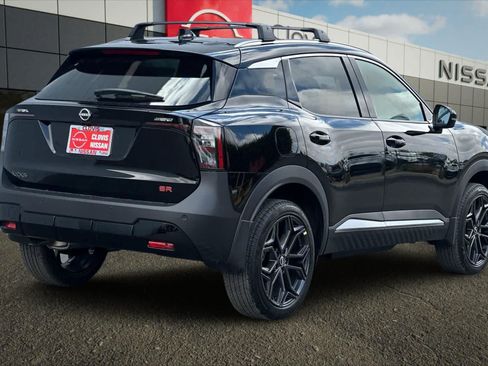 Used 2026 Nissan Kicks SR w/ Illumination Package FWD image 3