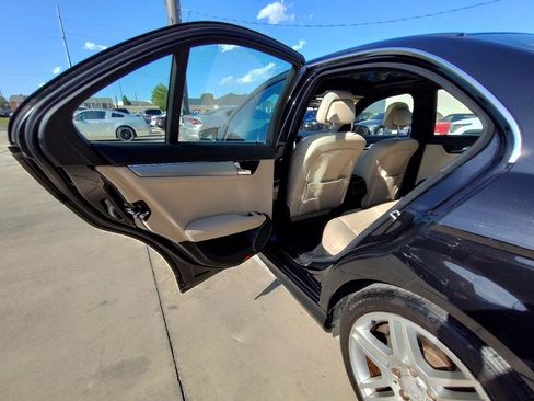 Used 2010 Mercedes-Benz C 300 Sedan image 23