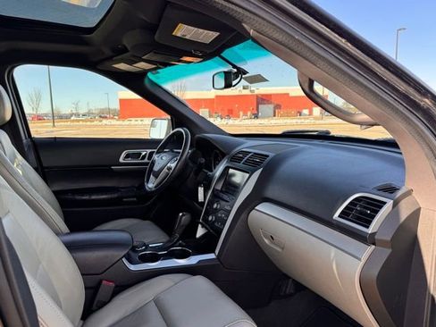 Used 2014 Ford Explorer XLT w/ Equipment Group 202A image 23