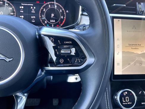 Used 2024 Jaguar F-PACE R-Dynamic S image 22