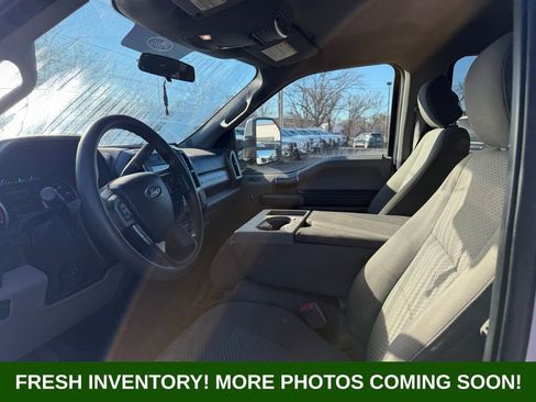 Used 2017 Ford F250 XLT w/ XLT Premium Package image 10
