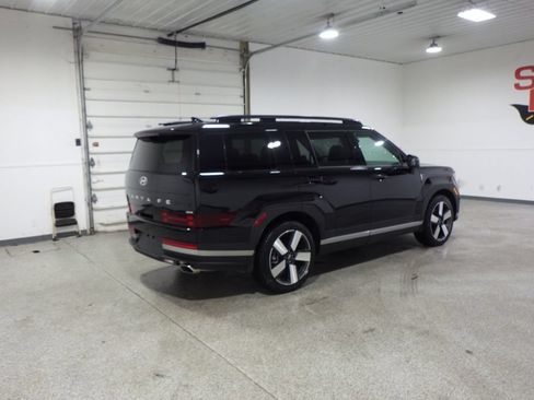Used 2026 Hyundai Santa Fe Limited AWD/4WD image 4