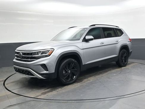 Used 2022 Volkswagen Atlas SE w/ Black Wheel Package image 10