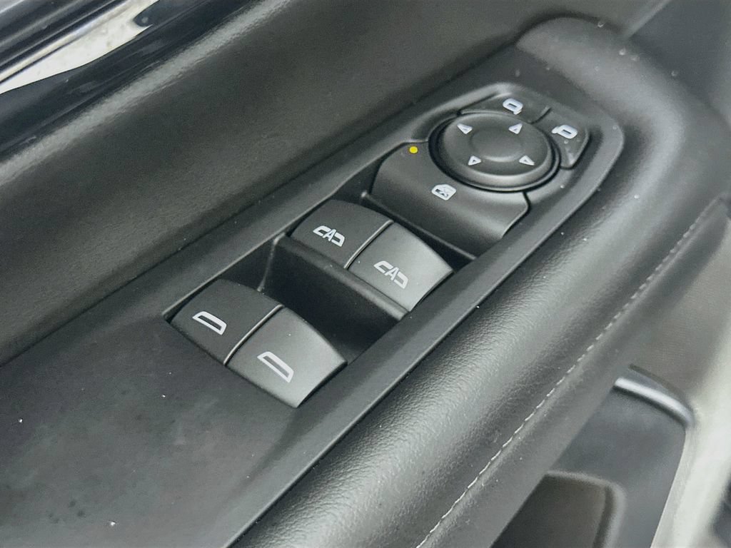 Used 2025 Chevrolet Tahoe LT AWD/4WD image 23