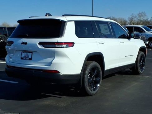 New 2026 Jeep Grand Cherokee L Limited w/ Limited Altitude Package image 18