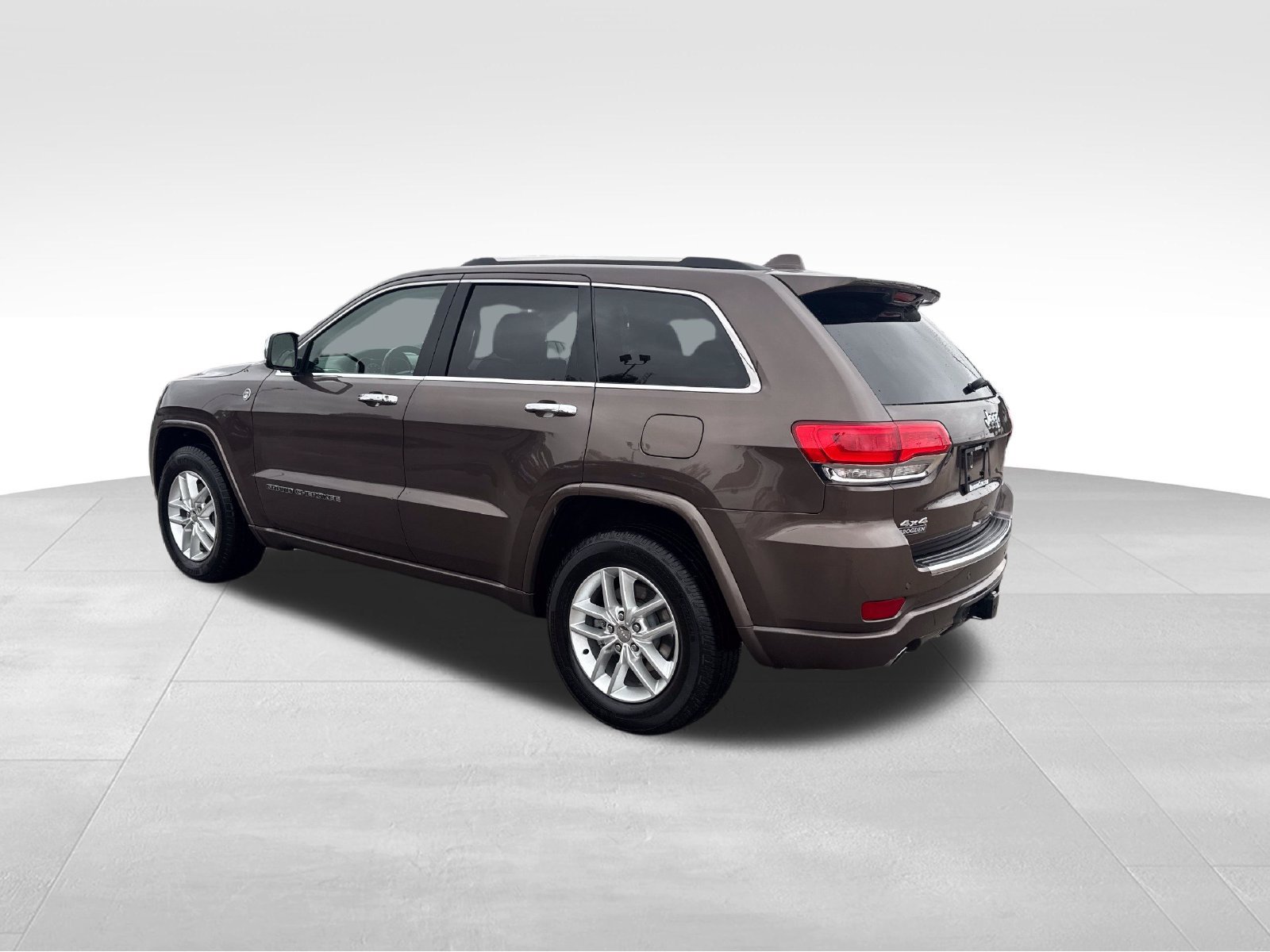 Used 2017 Jeep Grand Cherokee Overland AWD/4WD image 17