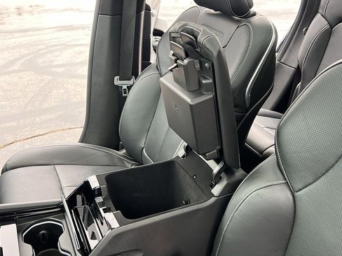 Used 2024 Jeep Grand Cherokee Overland w/ Adv Protech Group III image 20