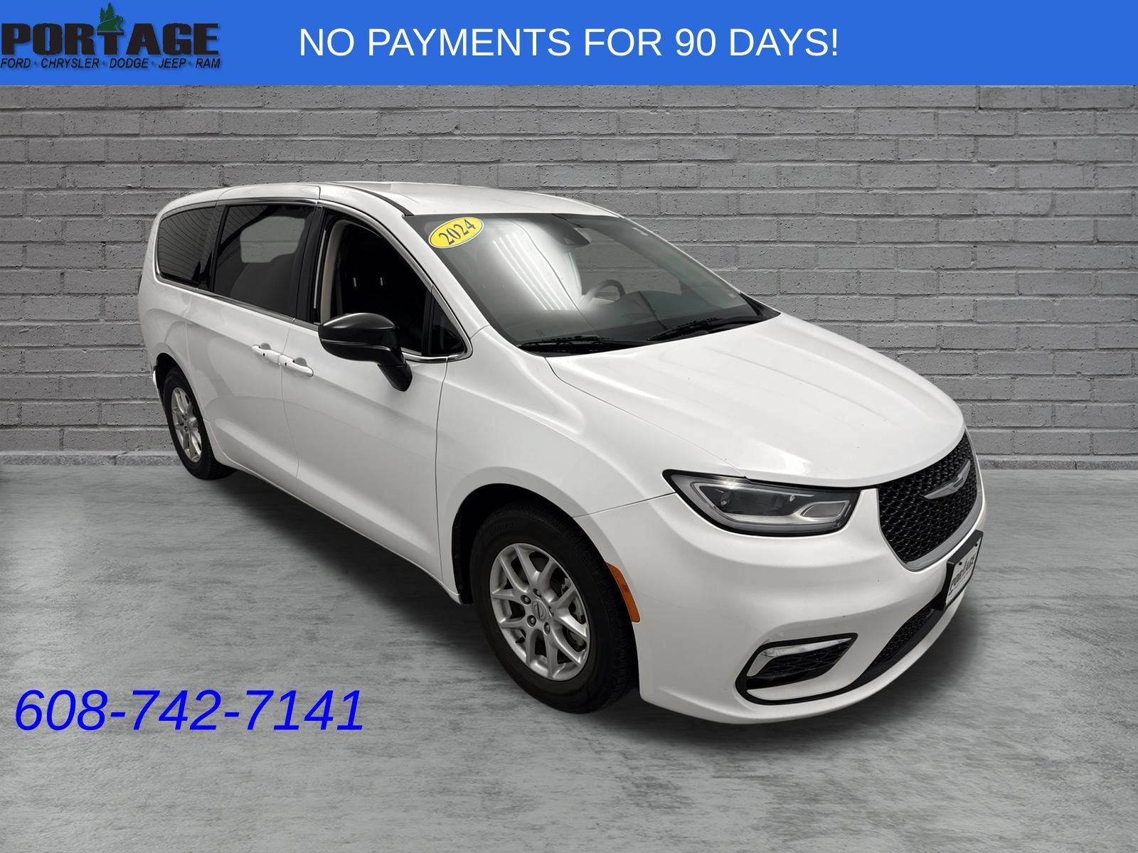 Used 2024 Chrysler Pacifica Touring-L FWD image 1