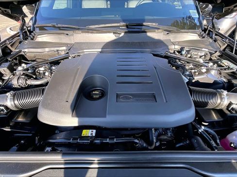 New 2026 Land Rover Discovery Limited Edition image 13