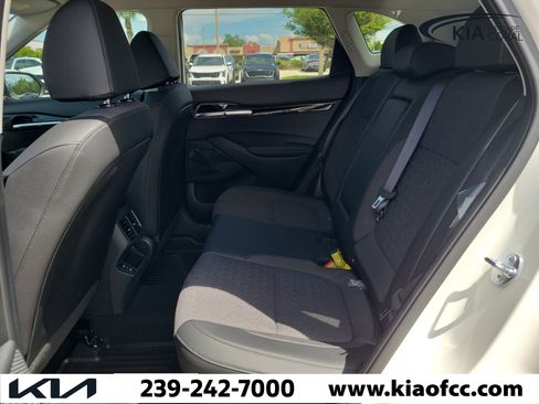 New 2026 Kia Seltos S FWD image 11
