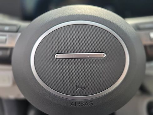 Used 2025 Hyundai Kona SE FWD image 25