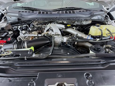 Used 2022 Ford F350 Lariat w/ Chrome Package AWD/4WD image 32