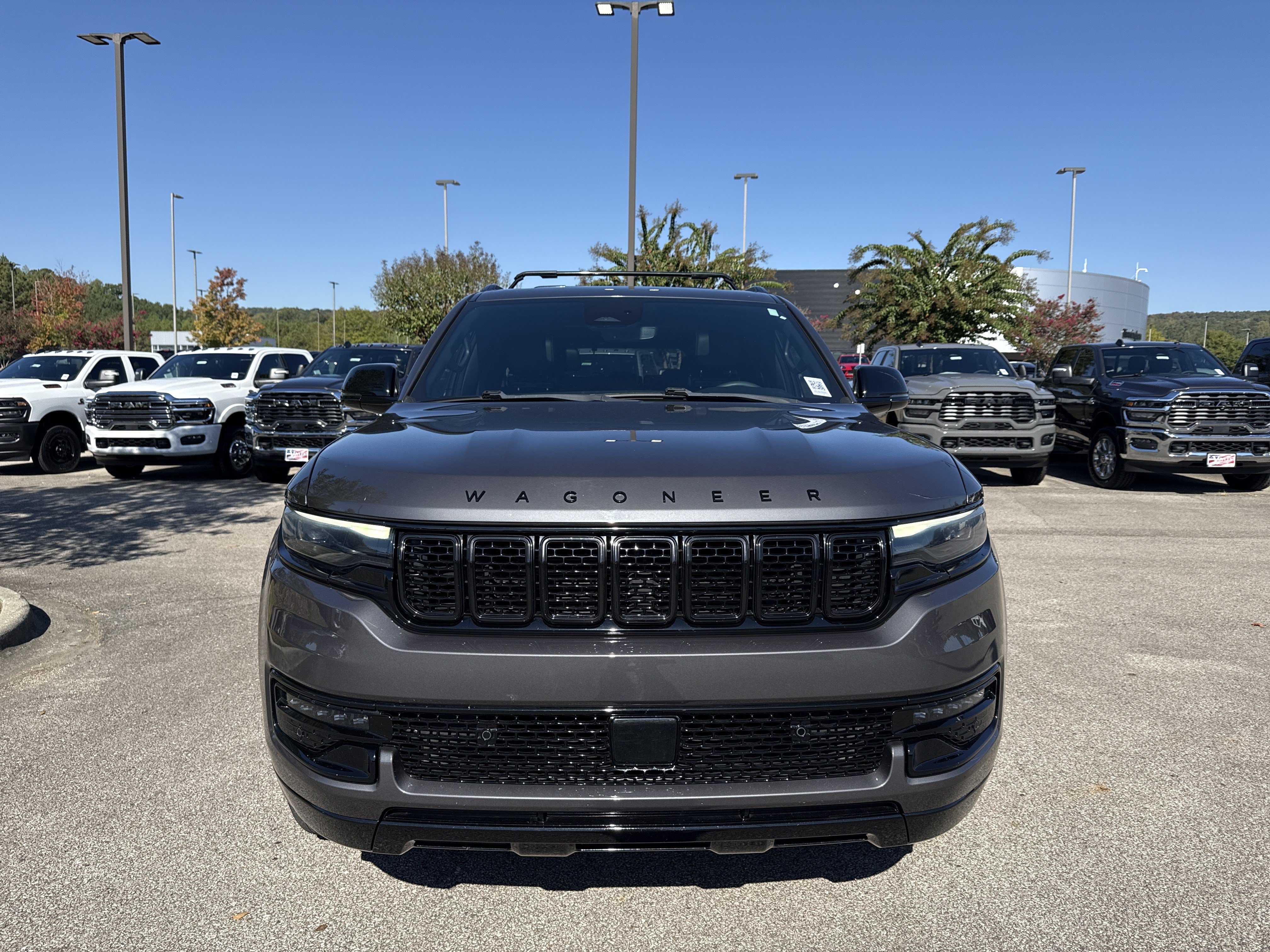 Used 2023 Jeep Wagoneer Series II AWD/4WD image 3