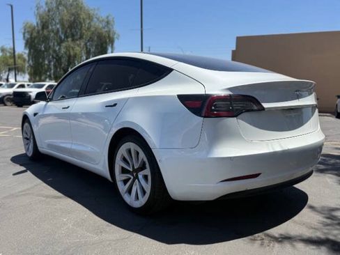 Used 2022 Tesla Model 3 Standard Range RWD image 5