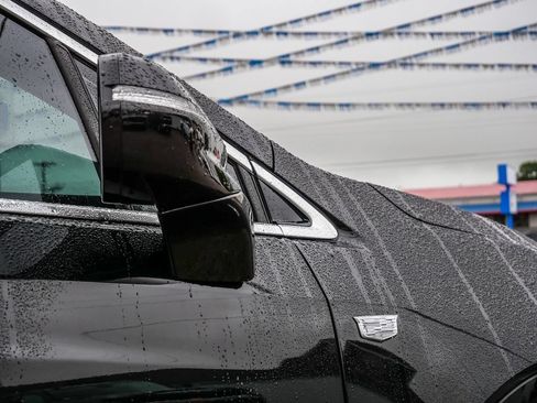 Used 2023 Cadillac XT5 Premium Luxury FWD image 9