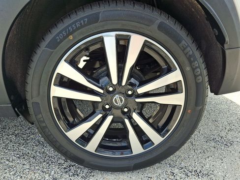 Used 2020 Nissan Kicks SV FWD image 8