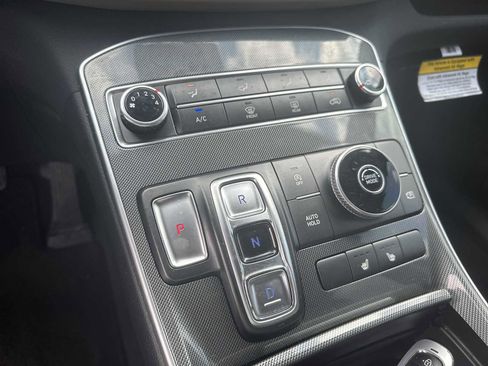 Certified 2022 Hyundai Santa Fe SEL image 17
