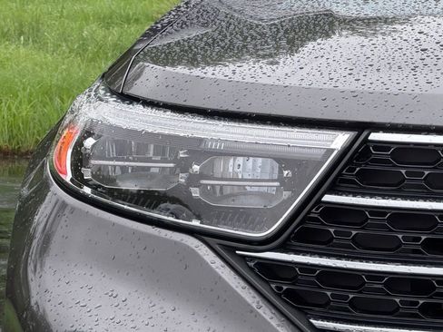 Certified 2020 Ford Explorer XLT AWD/4WD image 4