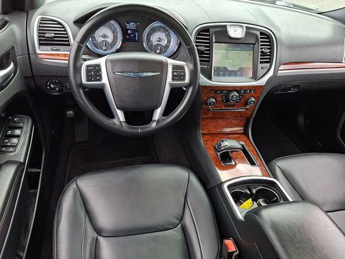Used 2013 Chrysler 300 w/ Driver Convenience Group RWD image 11