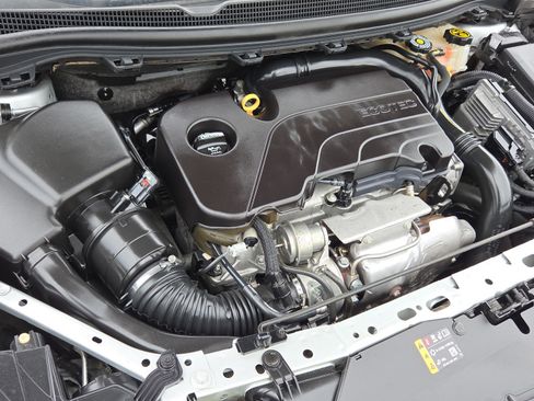 Used 2018 Chevrolet Cruze LS image 16