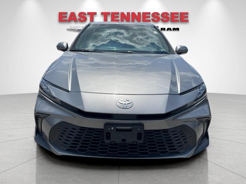 Used 2025 Toyota Camry SE FWD image 9