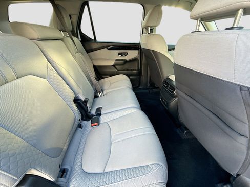 Used 2023 Honda Pilot LX image 29