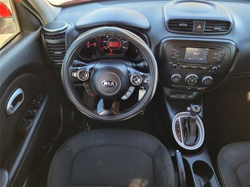 Used 2016 Kia Soul + image 18