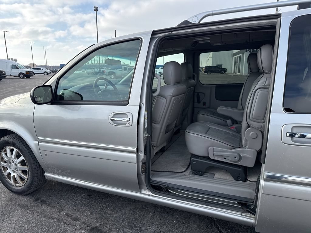 Used 2006 Buick Terraza CXL w/ Driver Confidence Package FWD image 12