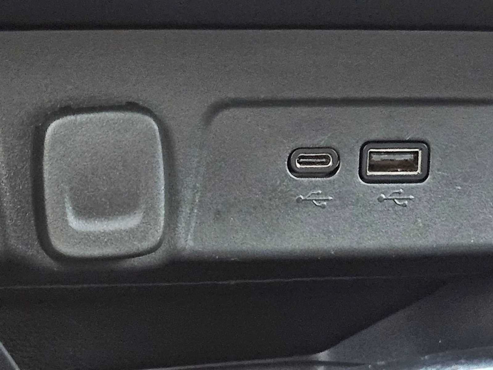Used 2024 Chevrolet Trax ACTIV w/ Sunroof Package FWD image 29