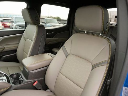 Used 2023 Chevrolet Colorado ZR2 w/ ZR2 Convenience Package III image 10