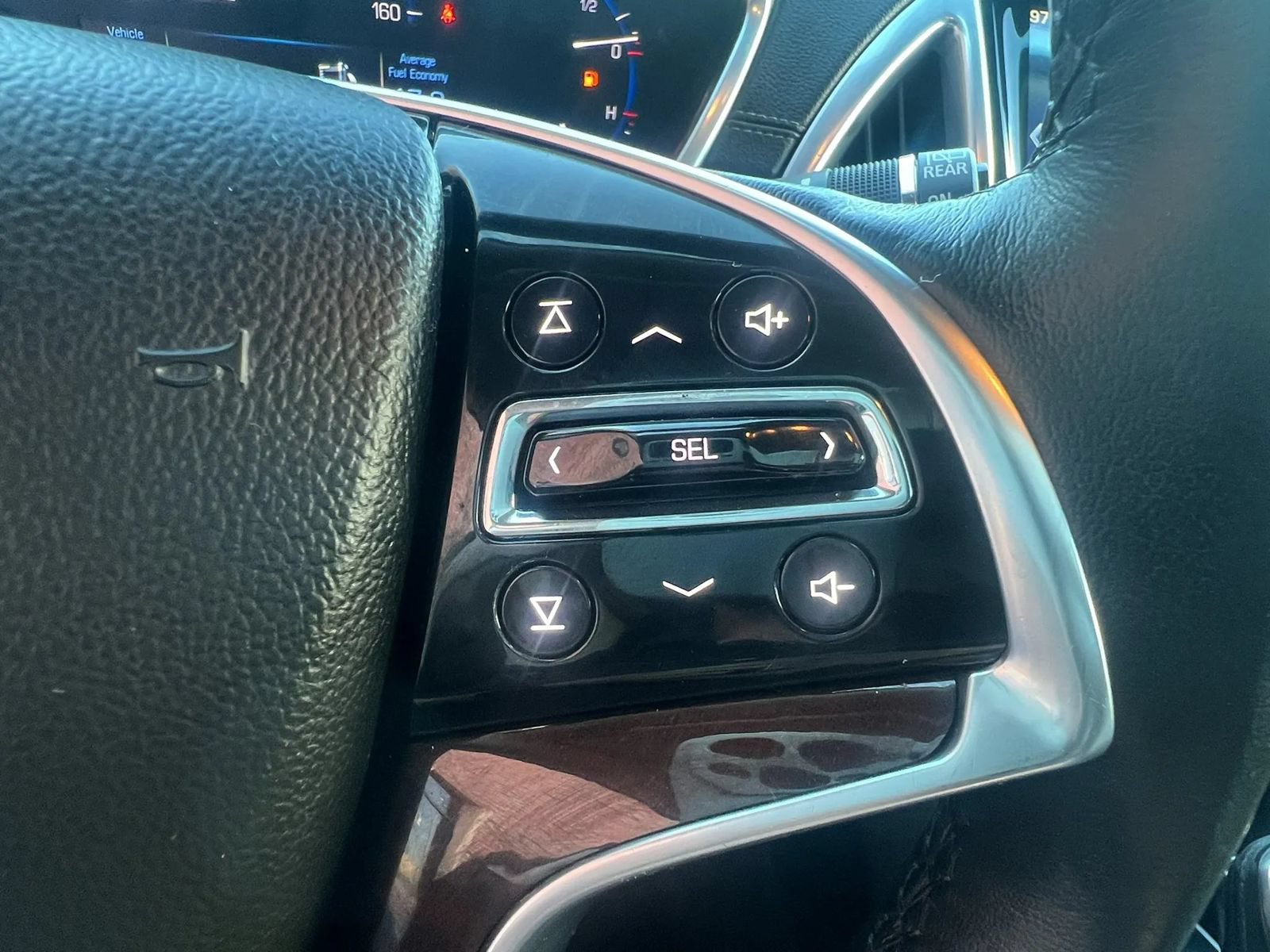 Used 2014 Cadillac SRX Luxury w/ Driver Awareness Package FWD image 17