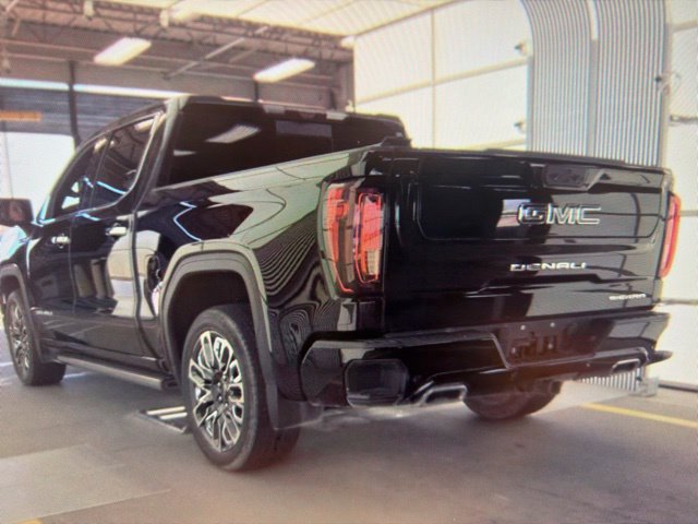 Used 2023 GMC Sierra 1500 Denali Ultimate AWD/4WD image 4