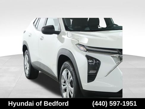 Used 2024 Chevrolet Trax LS FWD image 8