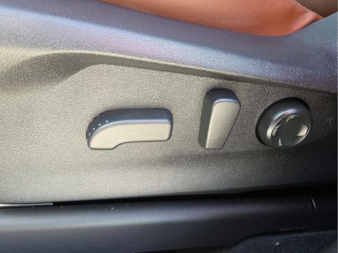 Used 2025 Subaru Ascent Touring image 16