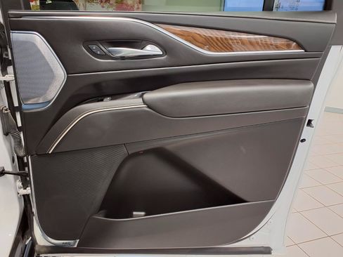Certified 2023 Cadillac Escalade ESV Sport Platinum w/ LPO, ONYX Package AWD/4WD image 13