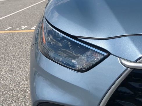 Certified 2024 Toyota Highlander XLE image 10