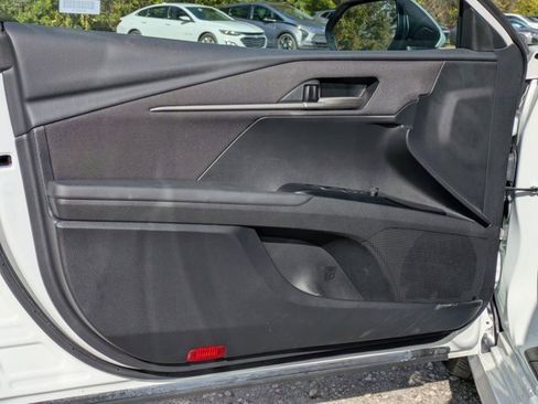 Used 2025 Toyota Camry LE image 2