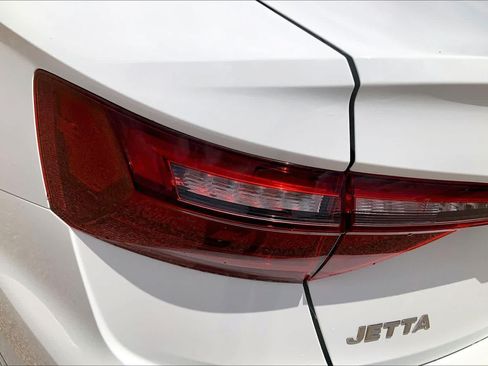 Used 2021 Volkswagen Jetta R-Line FWD image 32