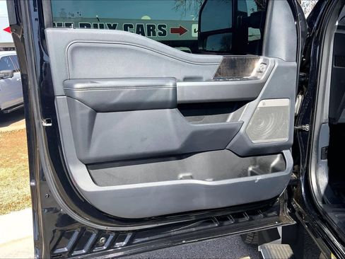 Certified 2025 Ford F450 Lariat w/ Chrome Package image 22